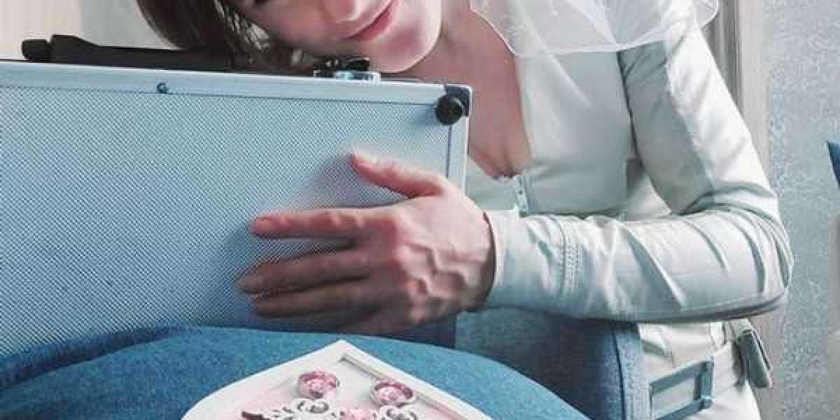 Russian Woman Marries A Briefcase She Dated For 5 Years (Pix)
