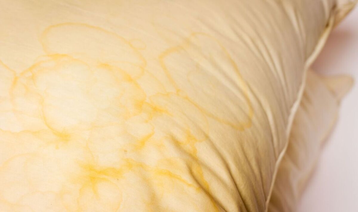 Simple drying ‘trick’ removes ‘yellow’ stains from ‘old’ pillows – ‘they come up like new’ – Bunady